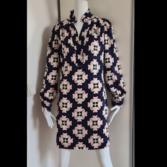 100% SILK Diane Von Fursenberg Dress Size 8 w POCKETS - Picture 2 of 8